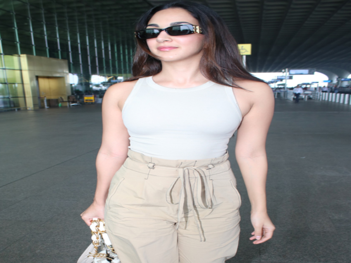 kiara-advanis-hot-and-classy-looks-which-fueled-the-internet Kiara Advani’s: Hot and Classy Looks Which Fueled The Internet - Photo Gallery