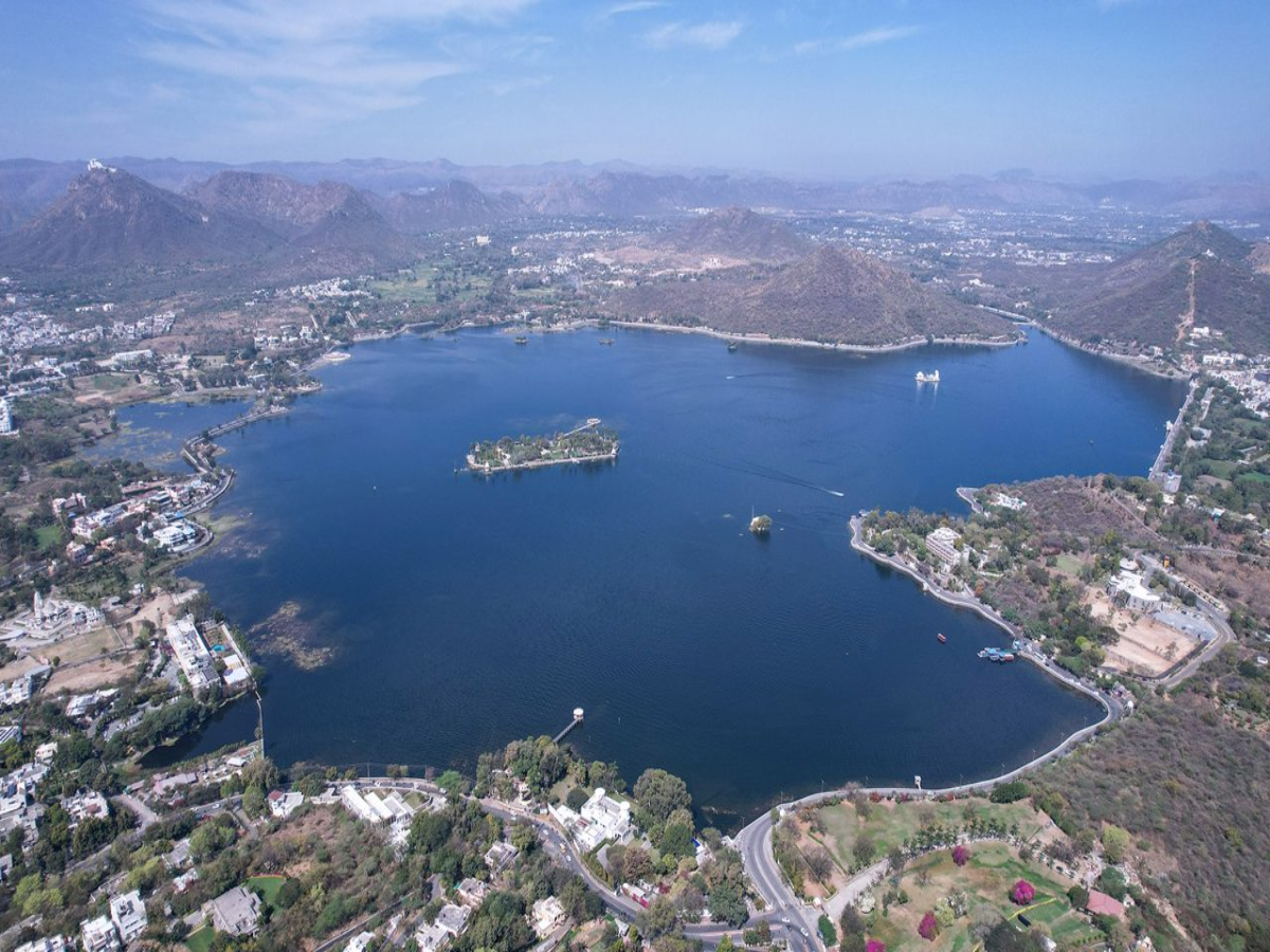 bored-of-mountains-fall-in-love-with-udaipur-like-yjhd-movie-and-explore-new-places Bored of Mountains? Fall in love with Udaipur like YJHD Movie - Photo Gallery