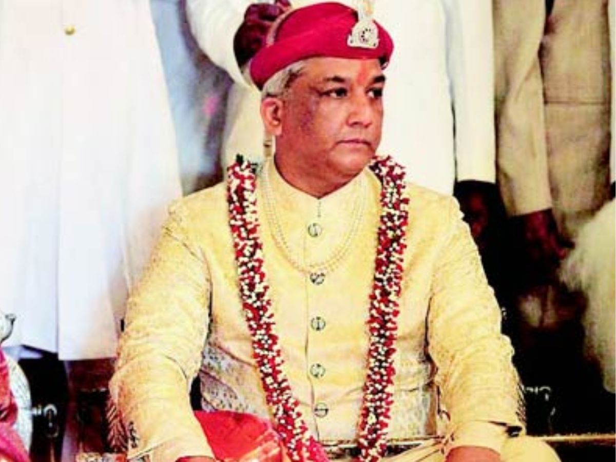 Not Virat, Not Sachin! Meet India’s Richest Cricketer Who Lives in a Rs 25,000 Crore Palace with 170 Rooms - Photo Gallery
