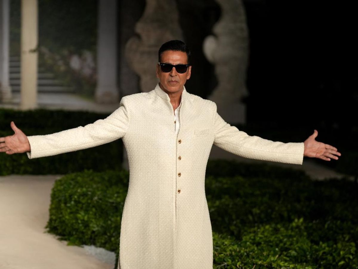 India Couture Week 2025 Fashion: Who Wore What from Khushi Kapoor to Akshay kumar - Photo Gallery