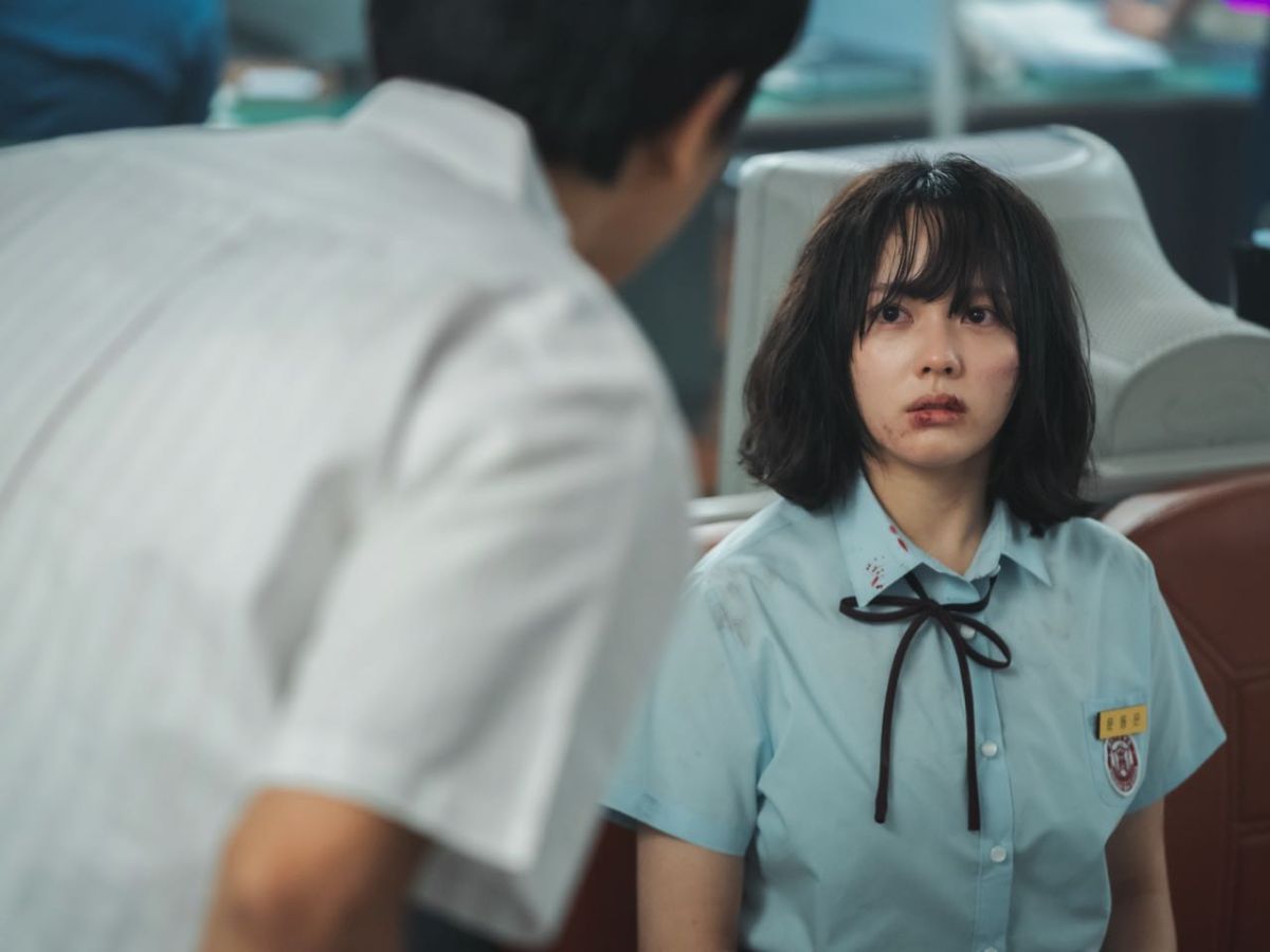 kdramas-based-on-true-events-you-need-to-watch 6 K-Dramas Based on True Events That’ll Leave You Shocked and Inspired - Photo Gallery