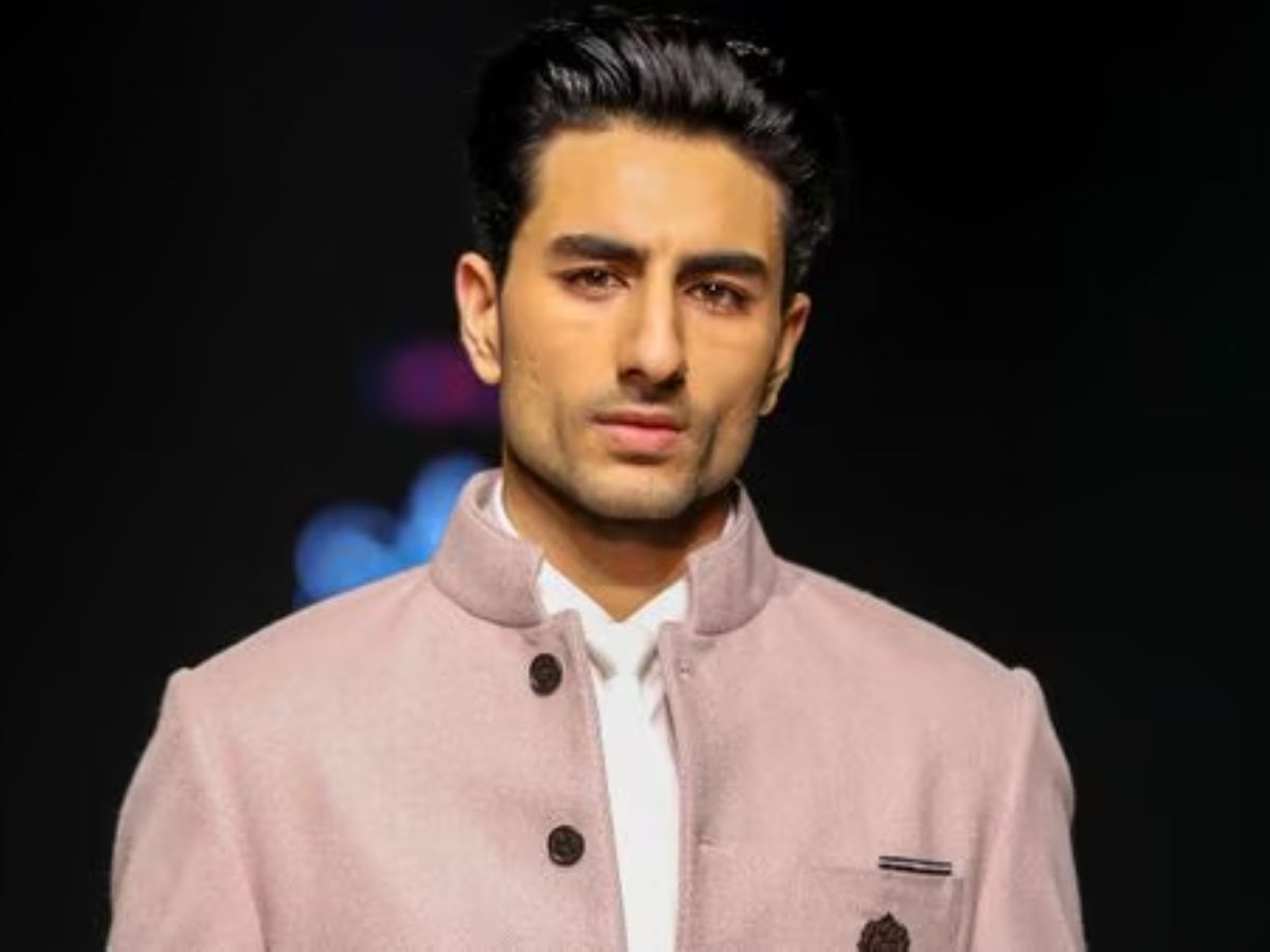gen-z-celebs-who-started-bollywood-journey-as-assistant-directors-ahaan-panday-sharvari-wagh-ibrahim-ali-khan-shanaya-kapoor Top 6 Gen Z Celebs Who Started in Bollywood as Assistant Directors - Photo Gallery