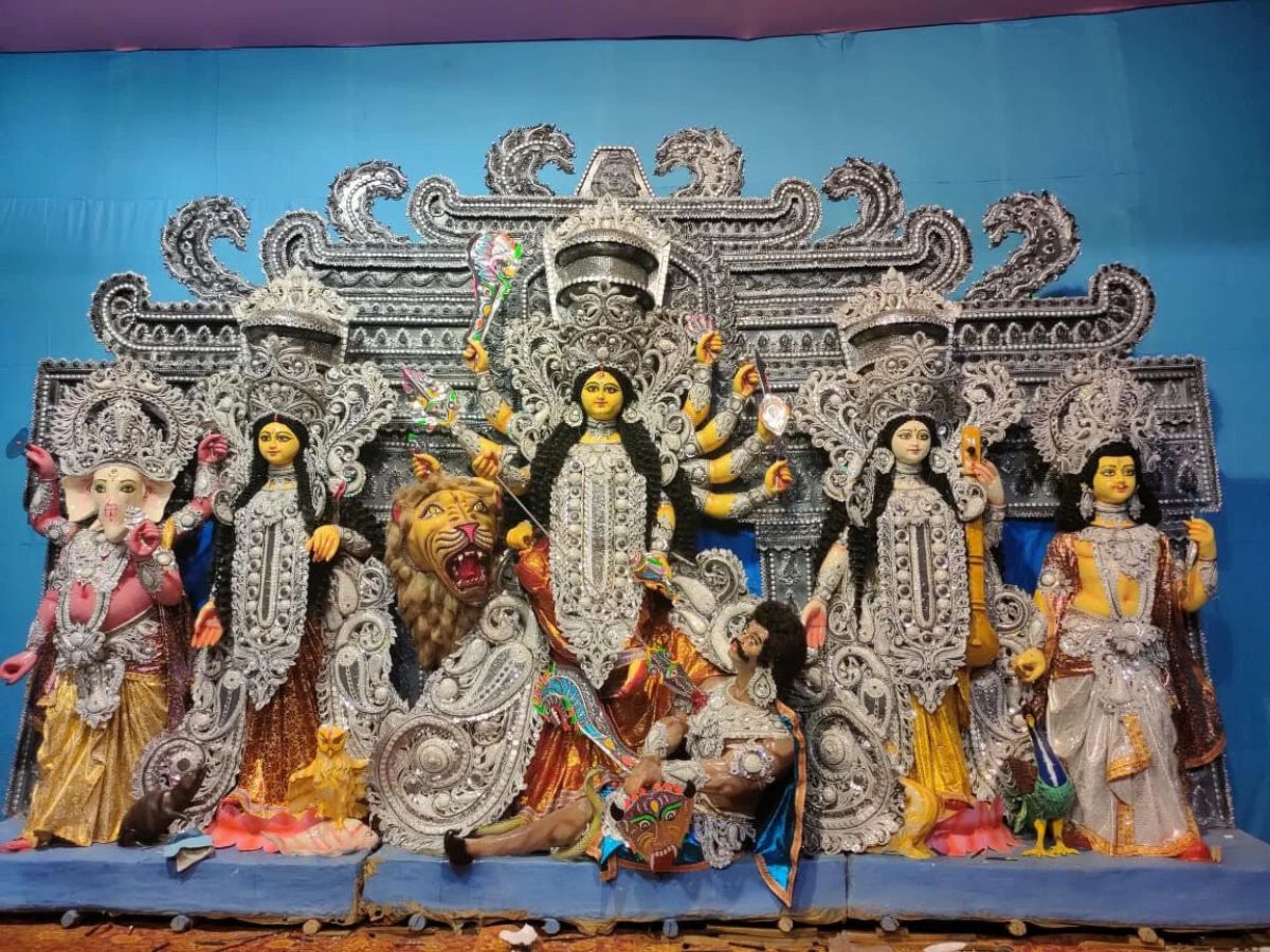 devotion-decor-and-durga-pooja-5-pandals-in-delhi-for-your-pandal-hopping-plans The Grand Cultural Center of East Delhi Mayur Vihar Phase 1(Image Credit-X) - Photo Gallery