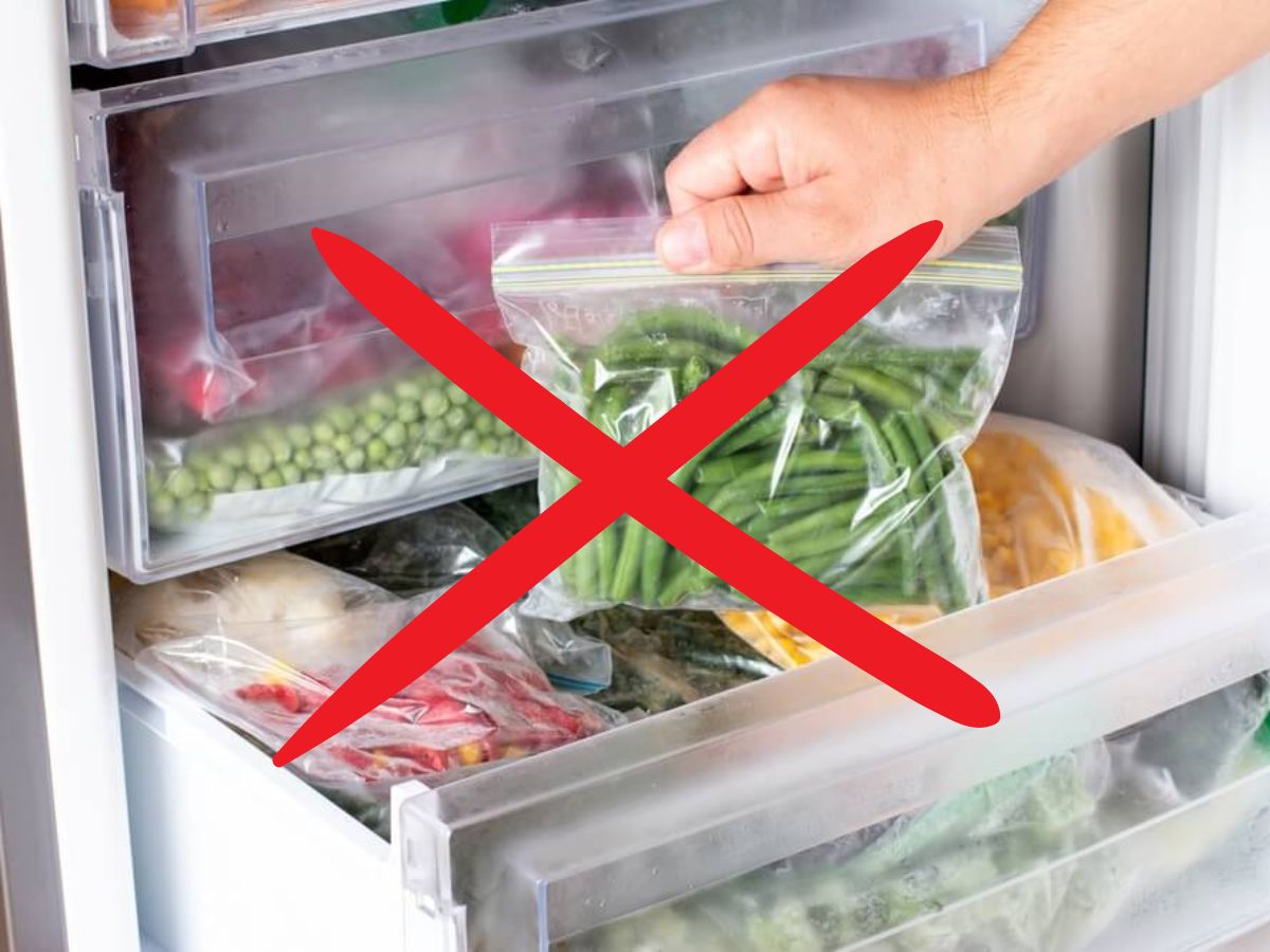 why-you-should-avoid-storing-fruits-and-vegetables-in-plastic-wraps-in-your-fridge Stop Storing Fruits And Veggies In Plastic Wraps: It’s Time For A Healthier Fridge Habit - Photo Gallery