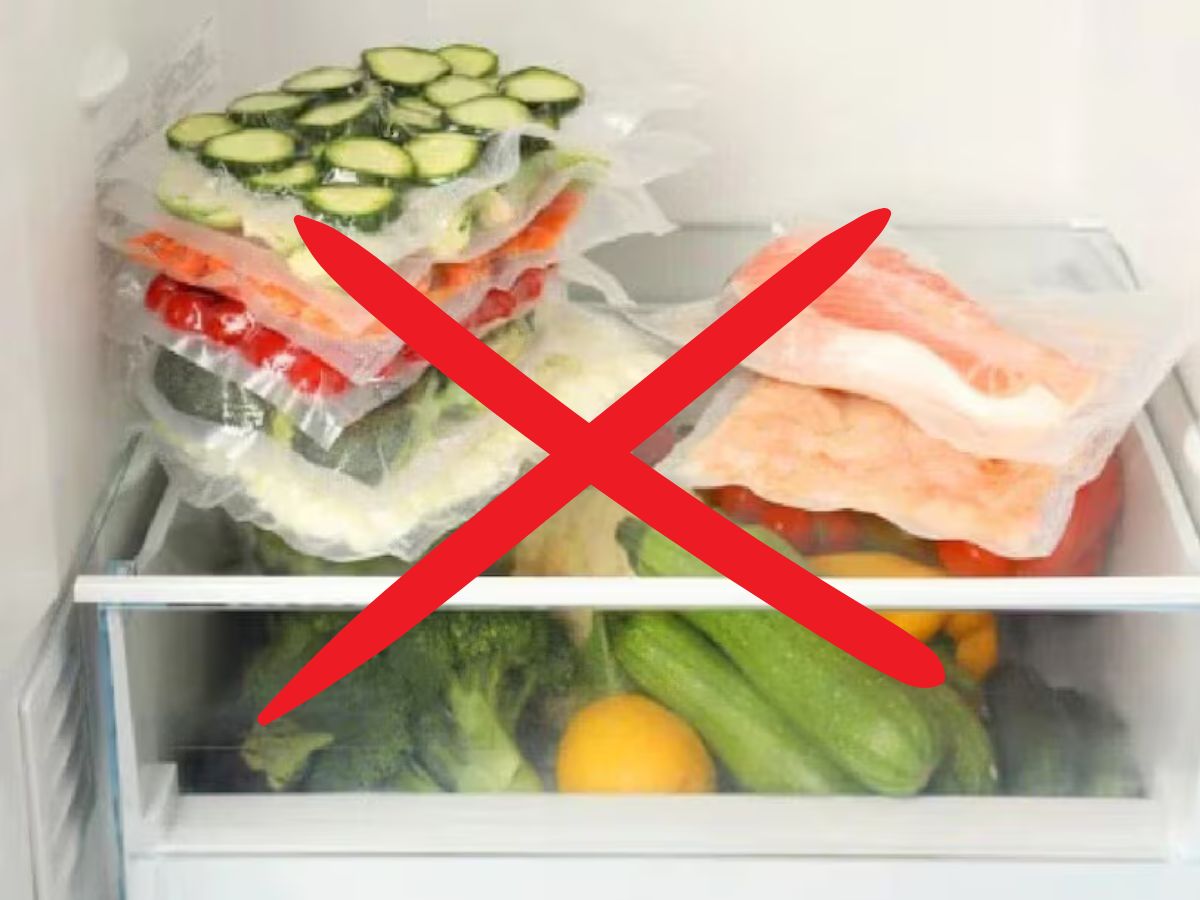 why-you-should-avoid-storing-fruits-and-vegetables-in-plastic-wraps-in-your-fridge Stop Storing Fruits And Veggies In Plastic Wraps: It’s Time For A Healthier Fridge Habit - Photo Gallery