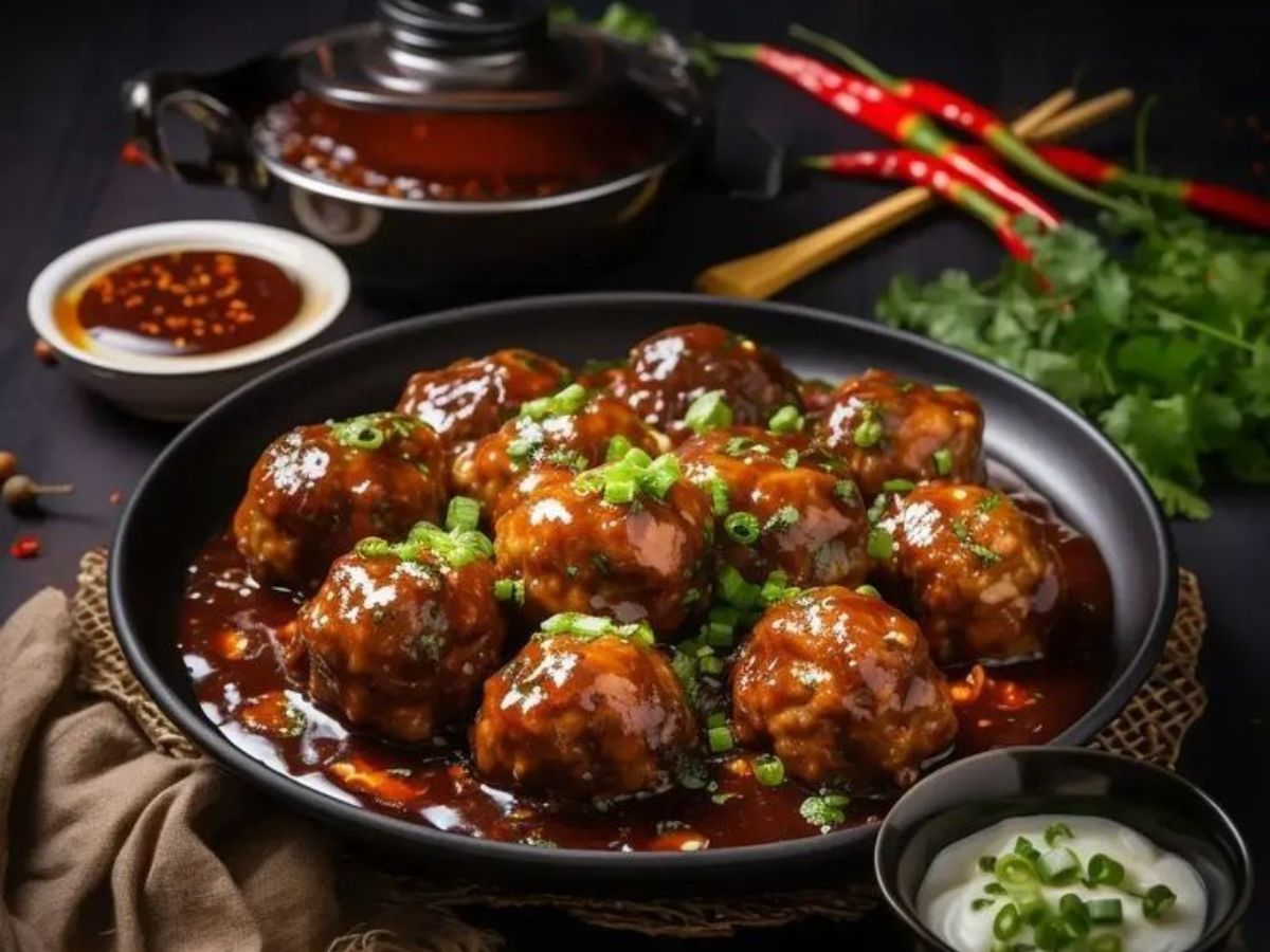 top-indian-chinese-dishes-like-chowmein-spring-rolls-noodles-fried-rice-and-manchurian-we-all-love From Chowmein To Manchurian: 7 Indian Chinese Dishes We Can’t Get Enough Of - Photo Gallery