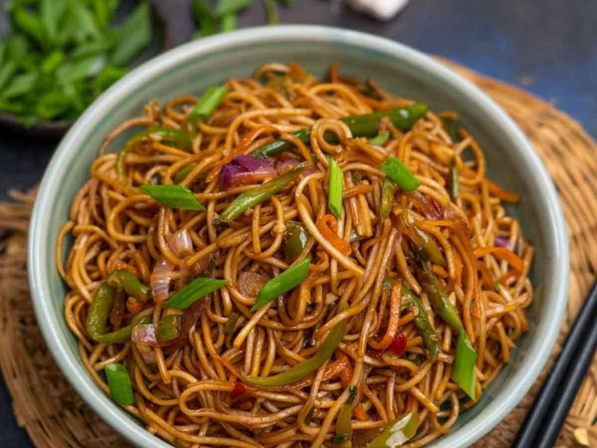 top-indian-chinese-dishes-like-chowmein-spring-rolls-noodles-fried-rice-and-manchurian-we-all-love From Chowmein To Manchurian: 7 Indian Chinese Dishes We Can’t Get Enough Of - Photo Gallery
