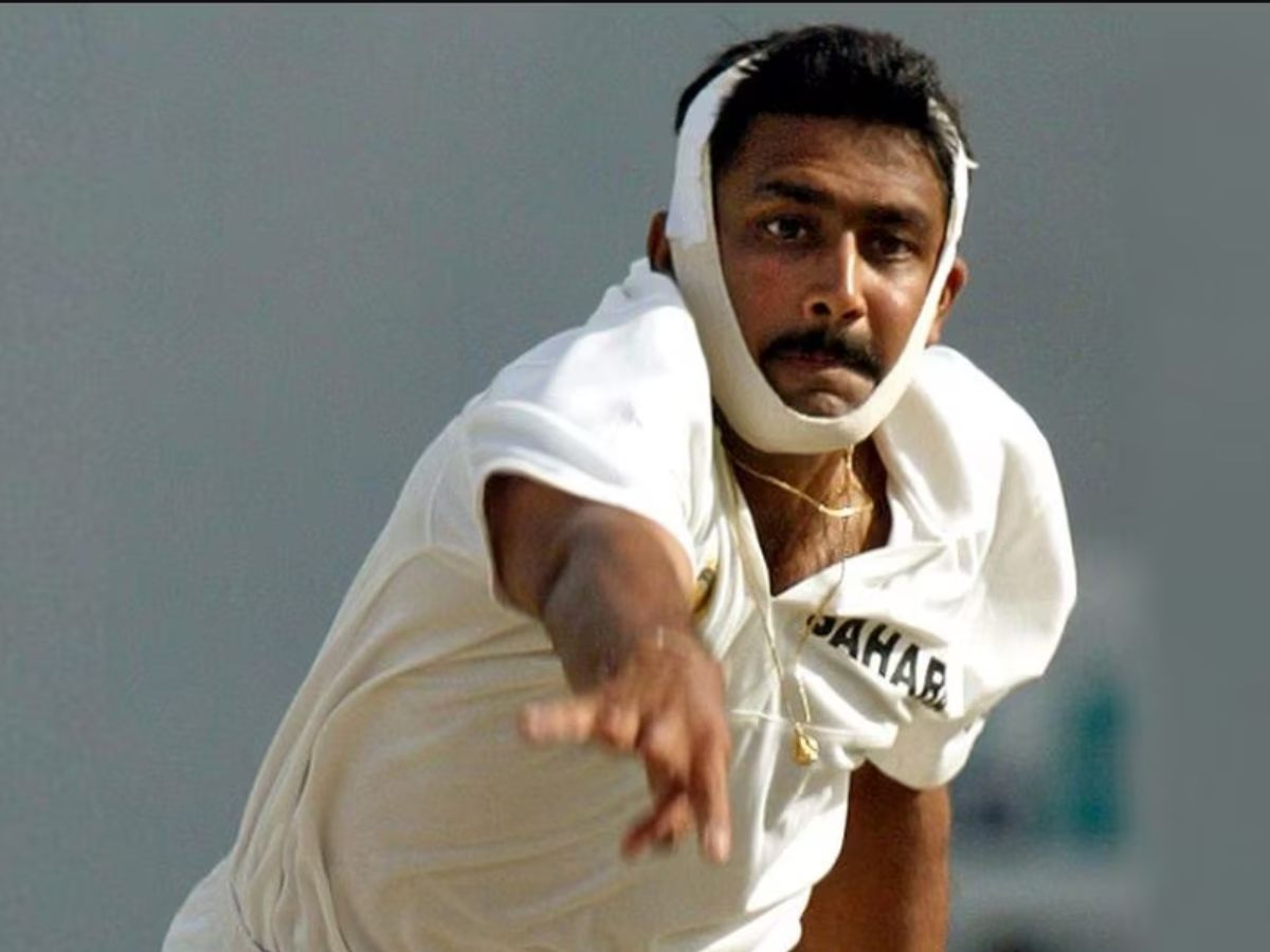 top-5-injured-test-match-players-who-refused-to-step-down Indian superstar Anil Kumble batted first and came in at number seven in a wild Test that was noteworthy for several reasons. Kumble was later diagnosed with a broken jaw after being struck in the jaw by a Mervyn Dillon bouncer. However, he returned to the pitch, bandaged and patched, and continued to bat instead of immediately heading to the hospital. (Image Credit: Pinterest) - Photo Gallery