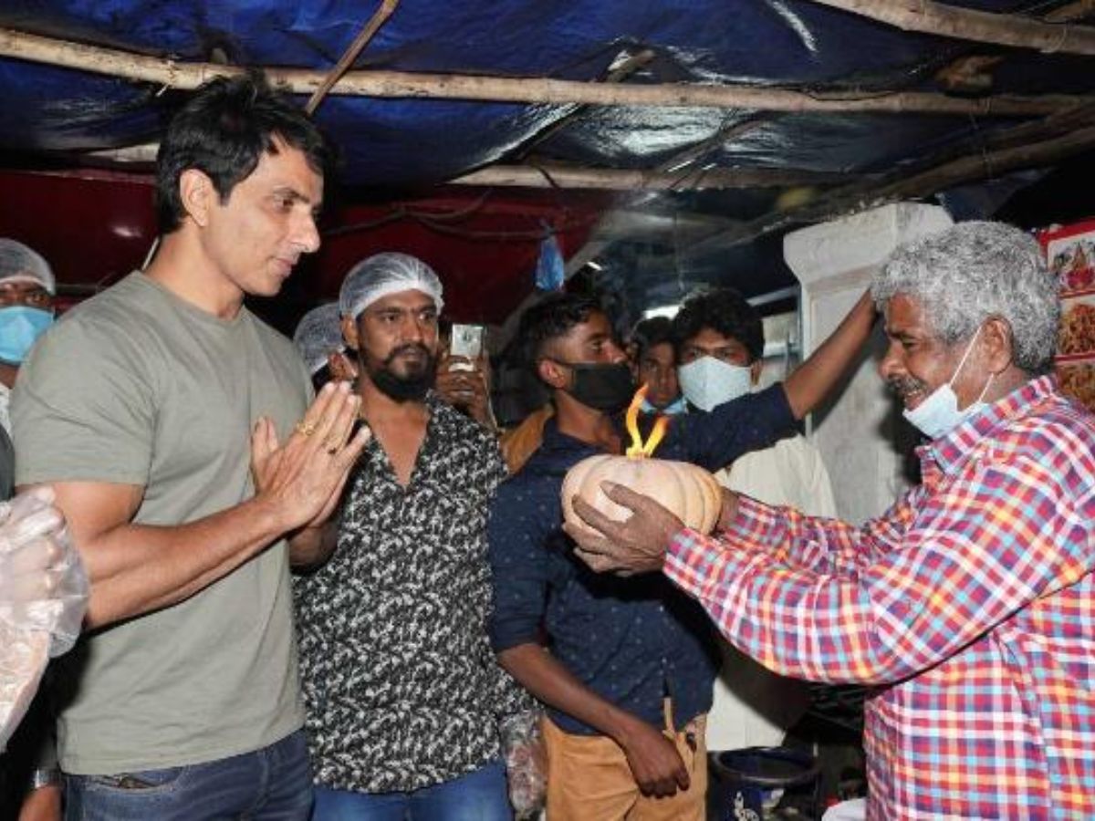 sonu-sood-happy-birthday-real-life-hero-who-rejected-cm-post-unknown-facts-struggles-films-social-work Sonu Sood Birthday Special: From Struggling Actor to CM Offer- Shocking Facts You Didin’t Know - Photo Gallery