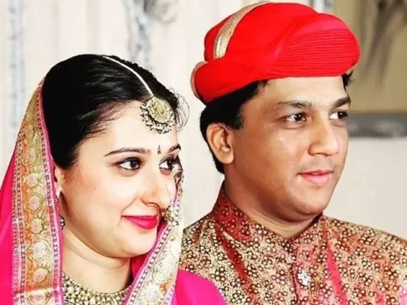 meet-samarjitsinh-gaekwad-indias-richest-cricketer-with-rs-20000-crore-fortune samarjitsinh gaekwad and Wife
(Image Credit - X) - Photo Gallery