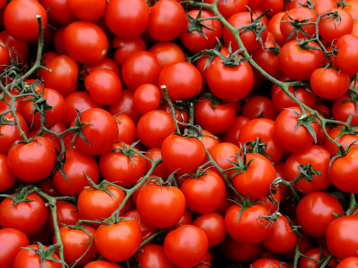 shocking-foods-that-can-cause-acidity-and-trigger-heartburn-symptoms 7 Surprising Foods That May Trigger Acidity and Heartburn Symptoms - Photo Gallery