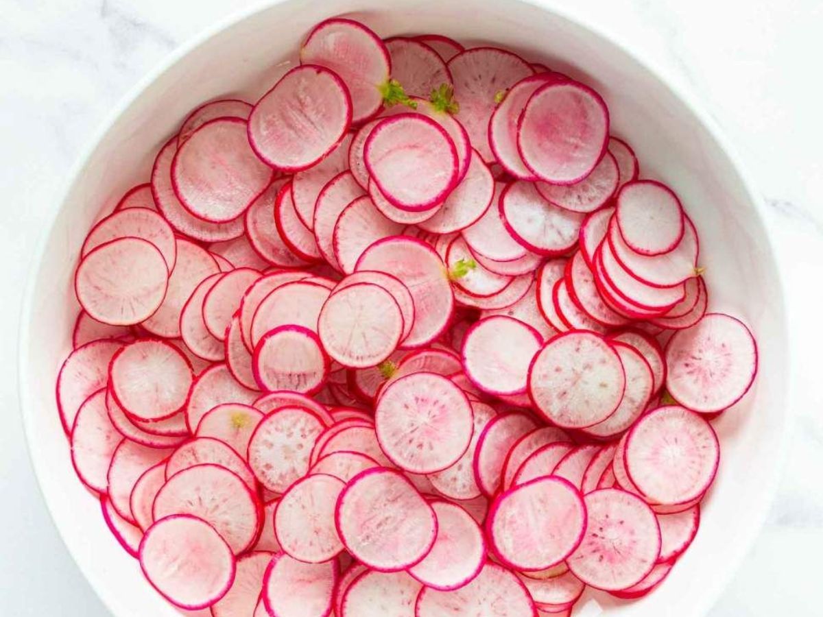 avoid-curd-with-these-vegetables-to-prevent-acidity-and-indigestion Avoid Curd After These 6 Veggies: It Can Trigger Acidity and Digestive Issues - Photo Gallery