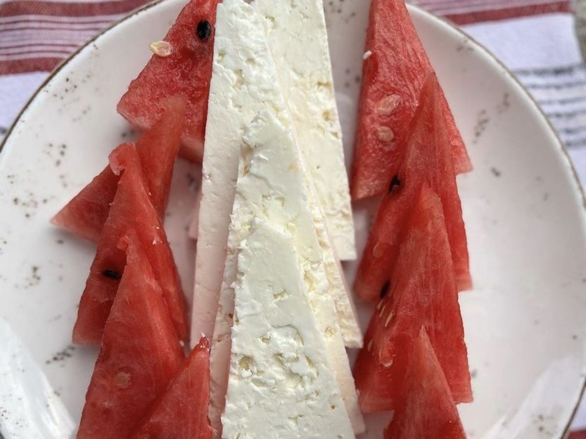 8-weird-food-pairings-that-will-blow-your-mind-would-you-try-them-from-french-fries-with-ice-cream-to-coffee-with-lemon 8 Weird Food Pairings That Will Blow Your Mind- Would You Try Them? - Photo Gallery
