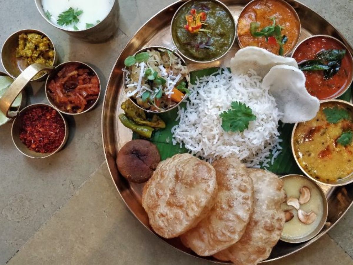 6-indian-thalis-from-different-states-you-must-try-for-a-complete-flavour-packed-experience 6 Must-Try Indian Thalis from Different States That Celebrate Diverse Flavours on a Single Plate - Photo Gallery