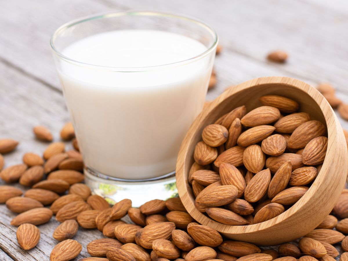 How Can Almond Milk proitects Skin From Sun Damage? - Photo Gallery