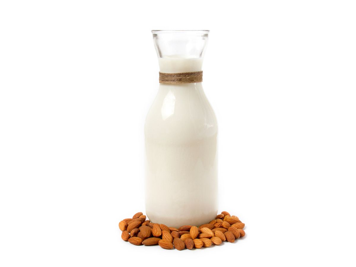 How Can Almond Milk proitects Skin From Sun Damage? - Photo Gallery
