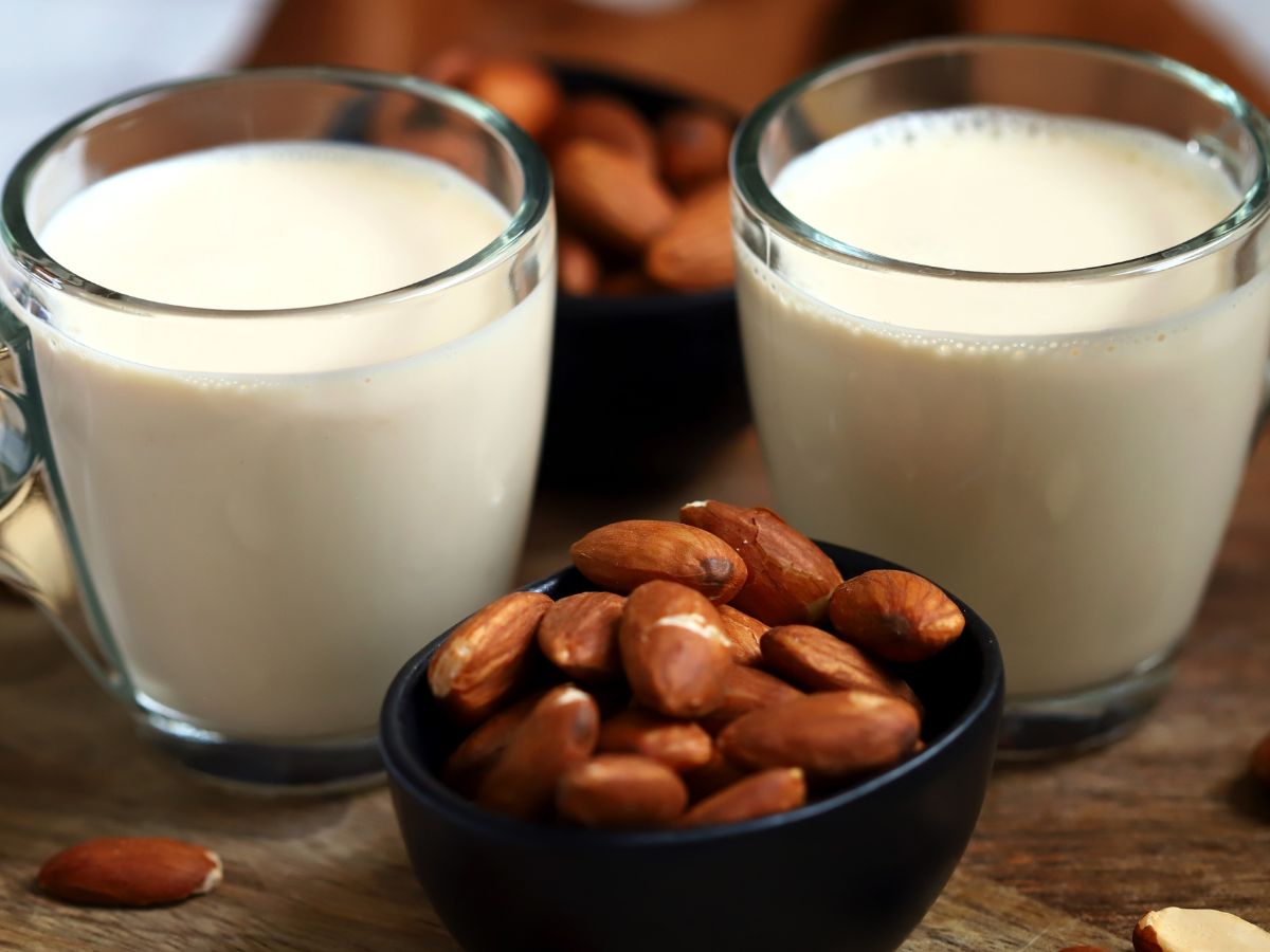 How Can Almond Milk proitects Skin From Sun Damage? - Photo Gallery