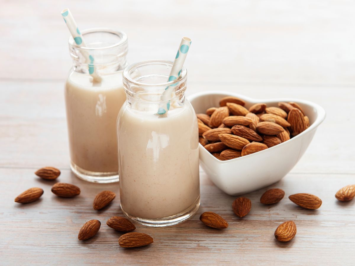 How Can Almond Milk proitects Skin From Sun Damage? - Photo Gallery