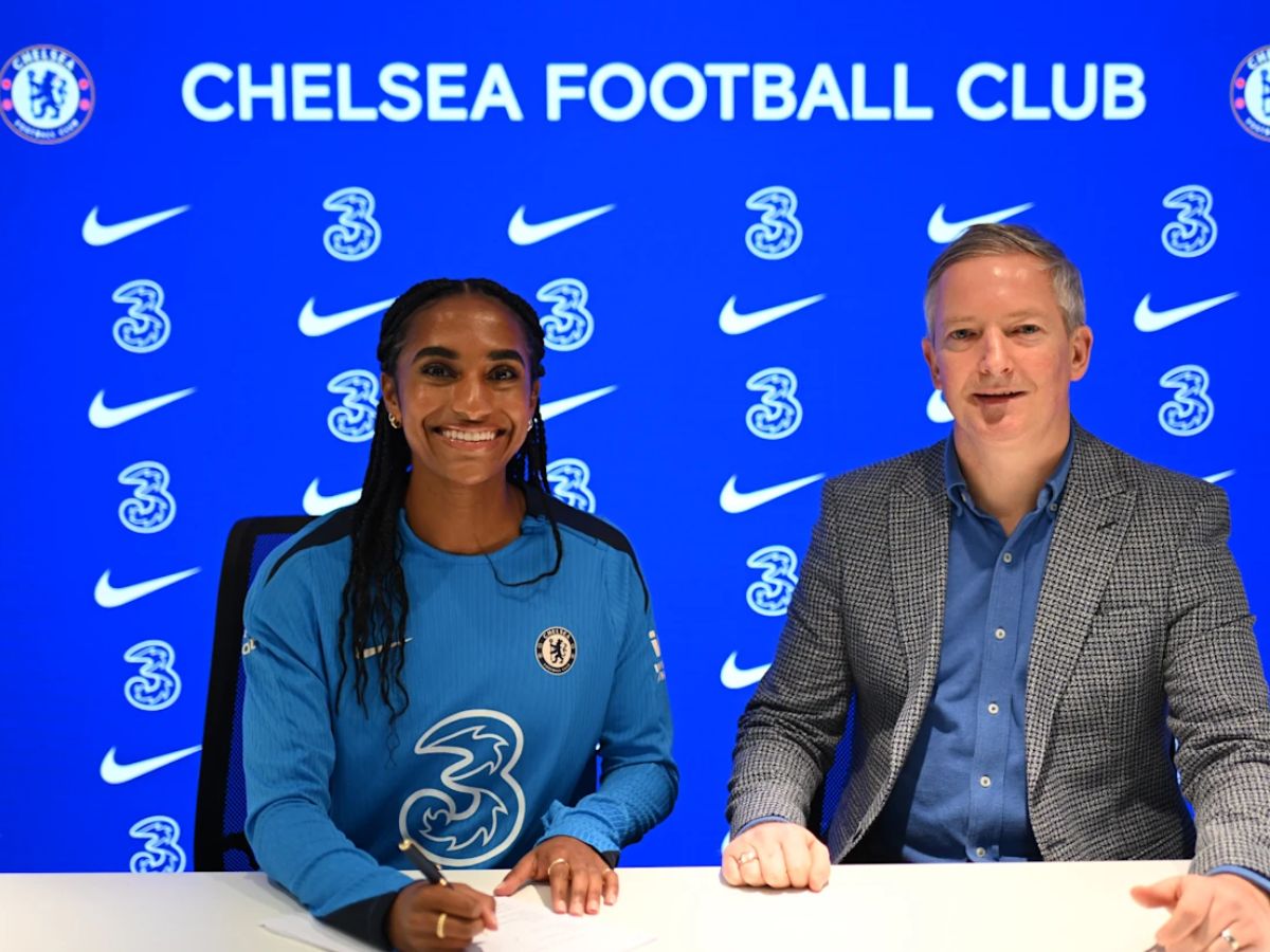 top-5-most-expensive-women-footballers In January 2025, Naomi Girma became the first million-dollar player in women's football when Chelsea paid £883,000 for her. Based on her accomplishments with the San Diego Wave and Team USA's 2024 Olympic gold medal run, she is already considered one of the greatest centre backs of all time at the age of 24. (Image credit: Chelsea FC) - Photo Gallery