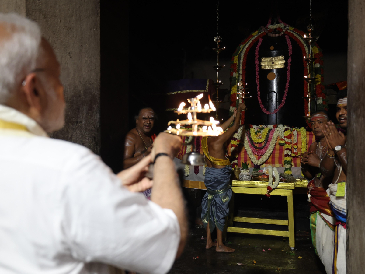 in-pic-prime-minister-narendra-modi-offers-prayers-at-gangaikonda-cholapuram-temple In Pic: Prime Minister Narendra Modi Offers Prayers At Brihadisvara Temple - Photo Gallery