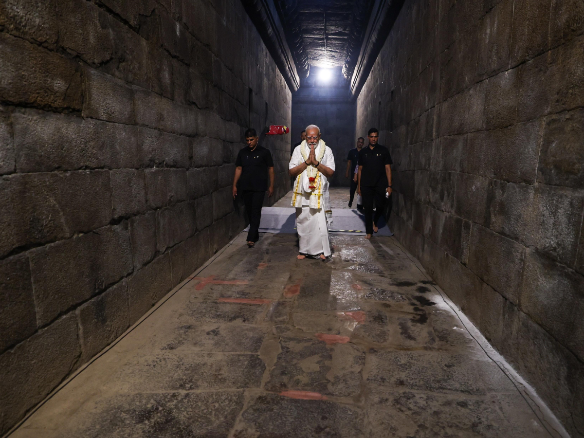 in-pic-prime-minister-narendra-modi-offers-prayers-at-gangaikonda-cholapuram-temple In Pic: Prime Minister Narendra Modi Offers Prayers At Brihadisvara Temple - Photo Gallery