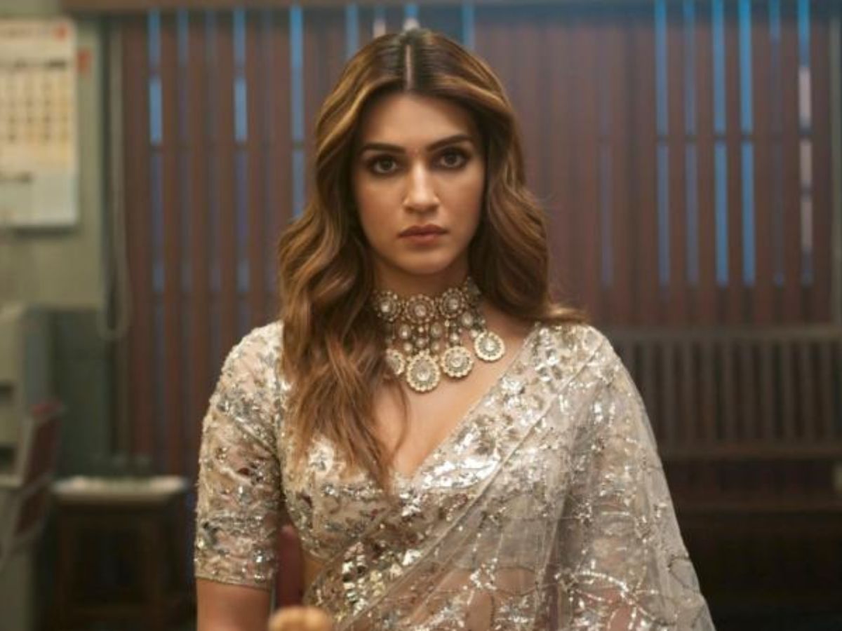 Kriti Sanon birthday special: From Bareilly Ki Barfi to Mimi Her Top 7 Must-Watch Films - Photo Gallery
