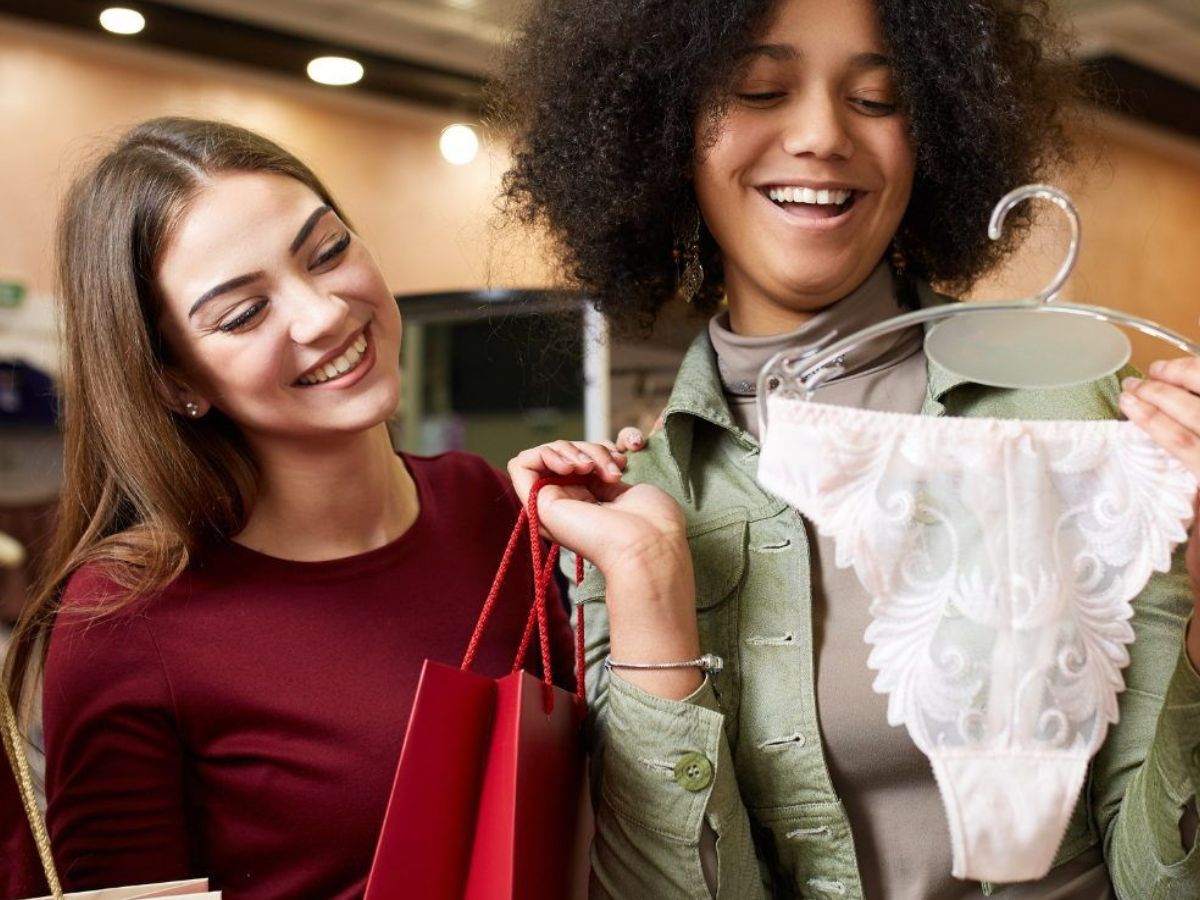 lingerie-buying-mistakes-to-avoid-best-tips-for-buying-bras-panties-that-fit-perfectly-and-boost-confidence Top 7 Lingerie Buying Mistakes You’re Probably Making And How to Fix Them Like a Pro - Photo Gallery