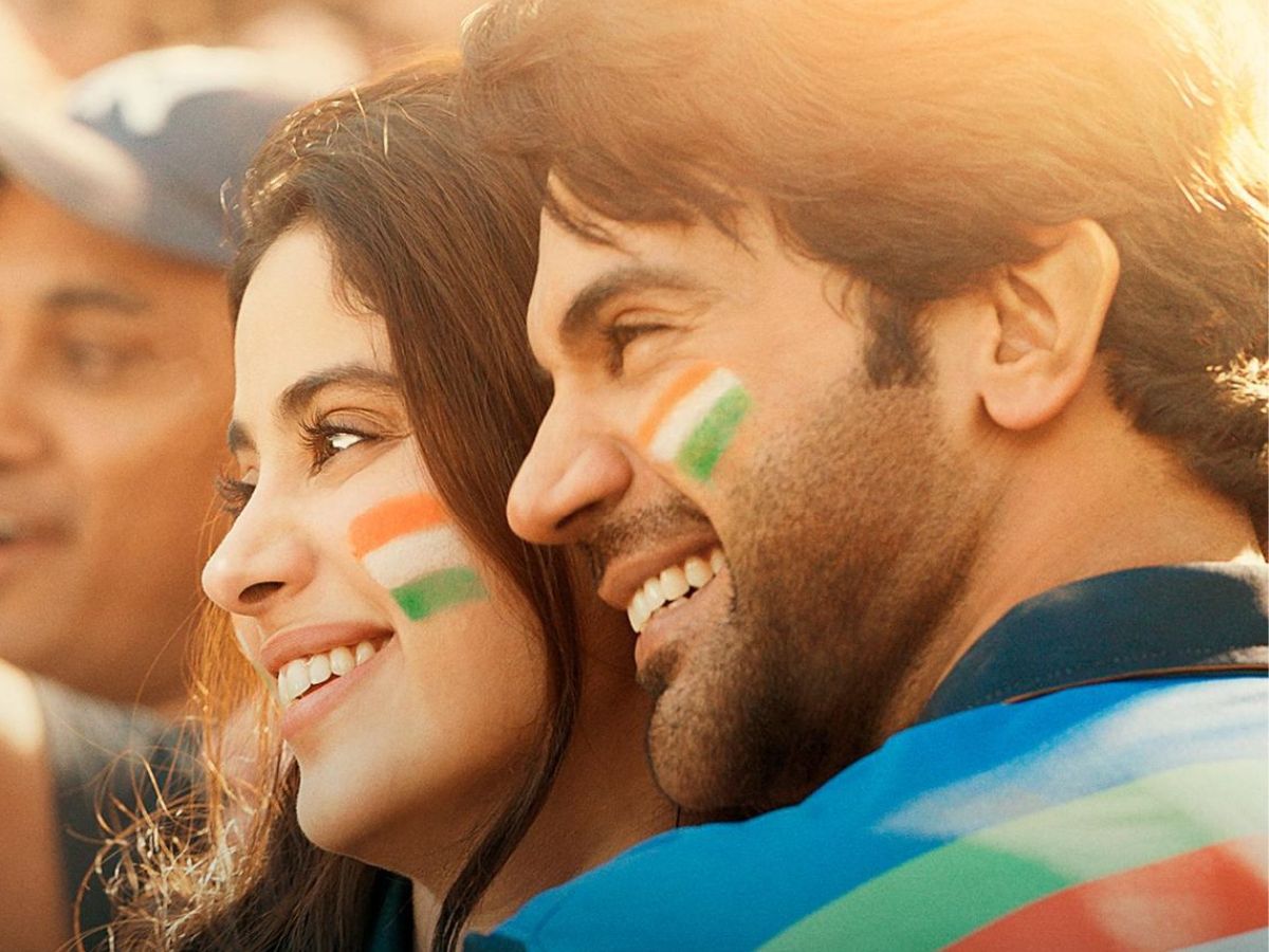 janhvi-kapoor-movies-worth-watching-films-that-made-her-bollywood-career Janhvi Kapoor Movies Worth Watching: Films That Made Her Bollywood Career - Photo Gallery