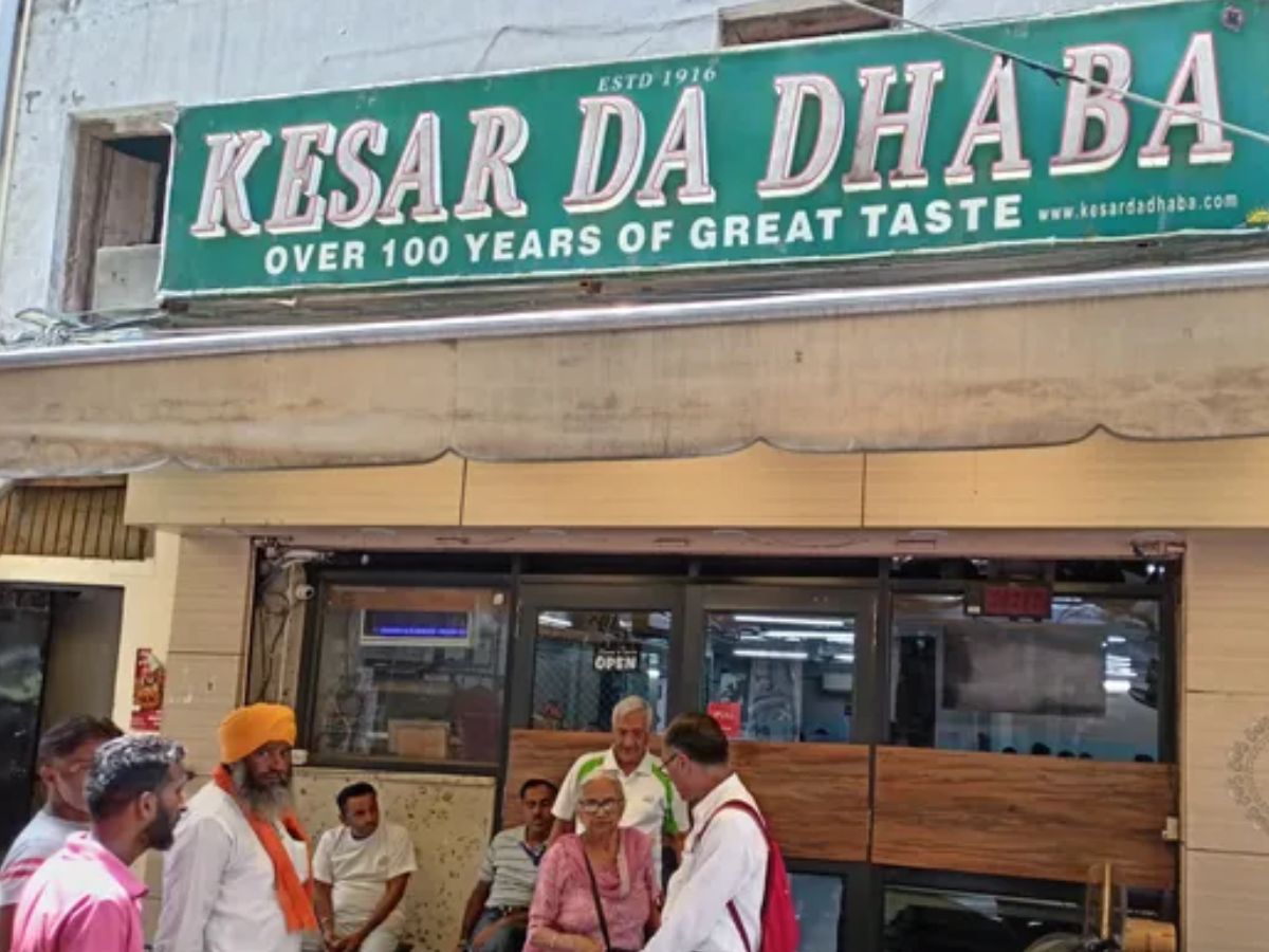 from-chaat-to-gajar-ka-halwa-here-are-smriti-iranis-favorite-indian-food-destinations-in-pics Image credit: Google - Photo Gallery