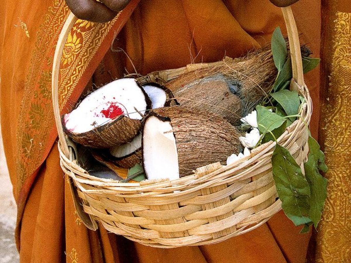 you-wont-believe-what-these-puja-offerings-actually-symbolize-in-pics Image credit: Pinterest - Photo Gallery