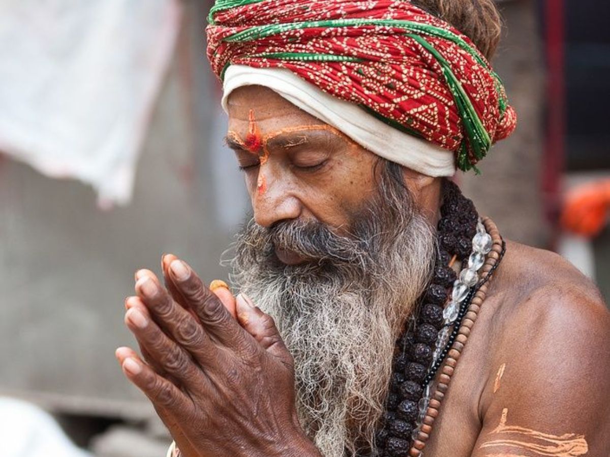 ancient-wisdom-modern-gains-5-unbelievable-advantages-of-applying-tilak-on-your-forehead Image Credit- Pinterest - Photo Gallery