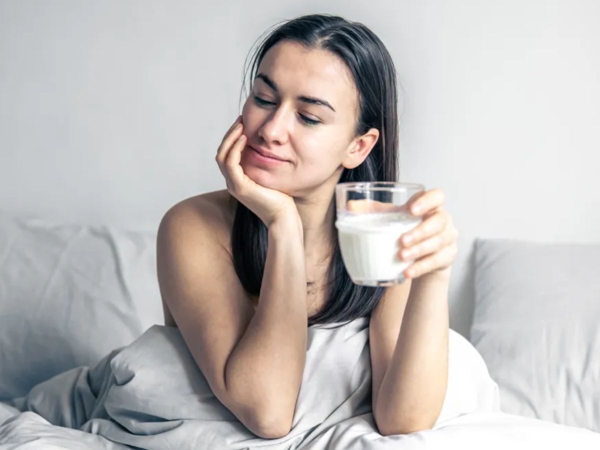 drinking-milk-before-bed-benefits-side-effects-and-science-backed-tips-for-better-sleep Drinking Milk Before Bed: Surprising Benefits, Side Effects, And Smart Consumption Tips - Photo Gallery