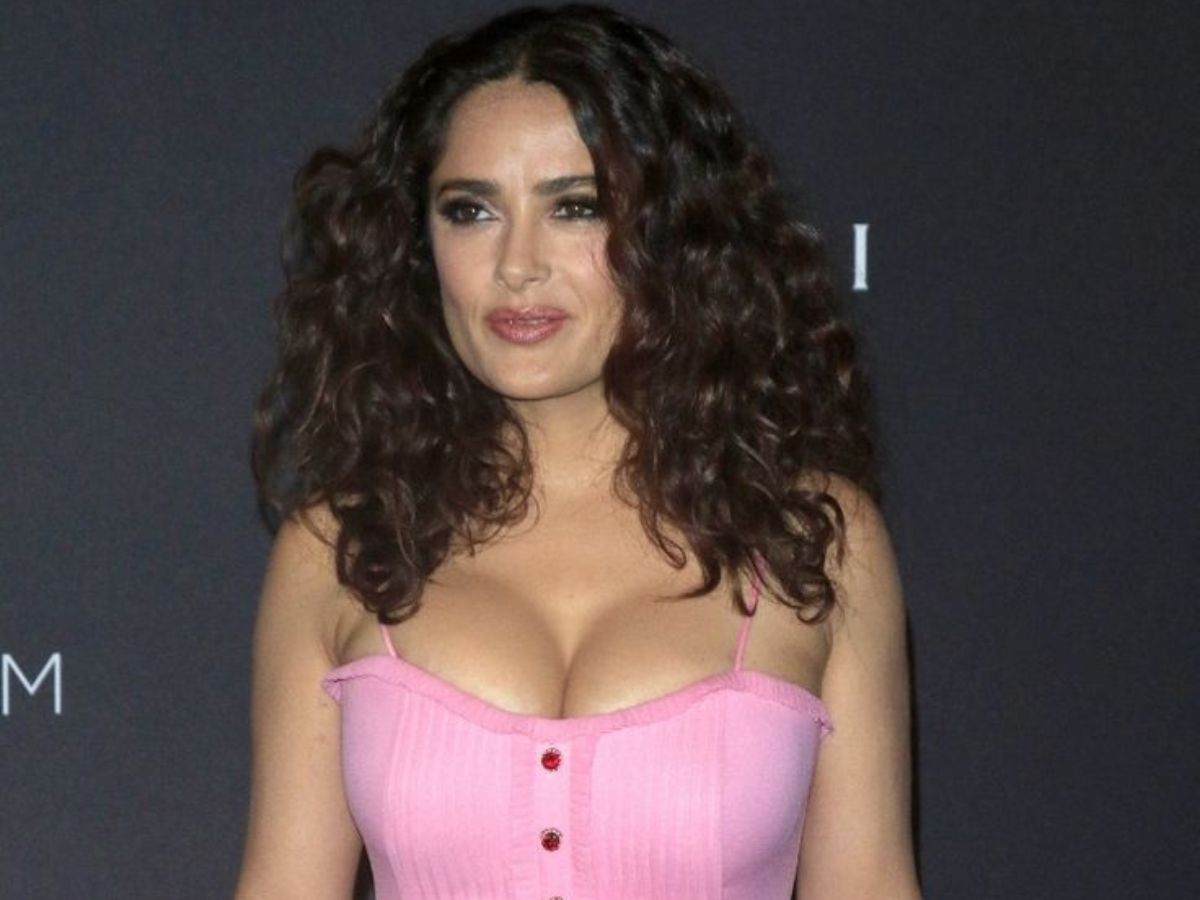 Top 7 Hollywood Actresses Known For Their Heavy Bust - Photo Gallery