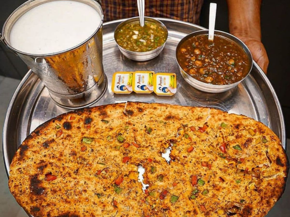 beyond-parathas-unlocking-the-flaky-magic-of-amritsari-kulcha Image Credit: Pinterest - Photo Gallery