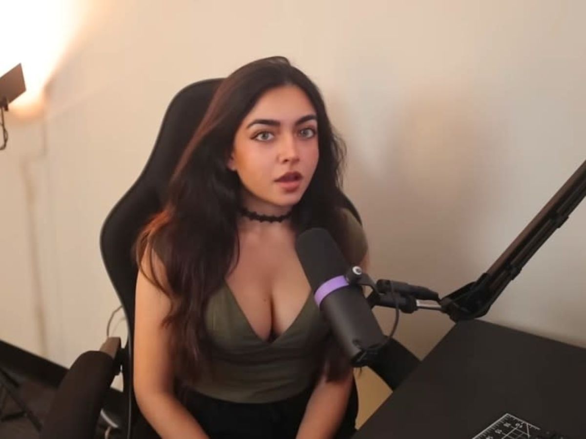 youtuber-ditches-phd-for-onlyfans-her-lab-coats-to-lingerie-journey-breaks-the-internet Youtuber Ditches PhD for OnlyFans- Her Lab Coats to Lingerie Journey Breaks the Internet! - Photo Gallery