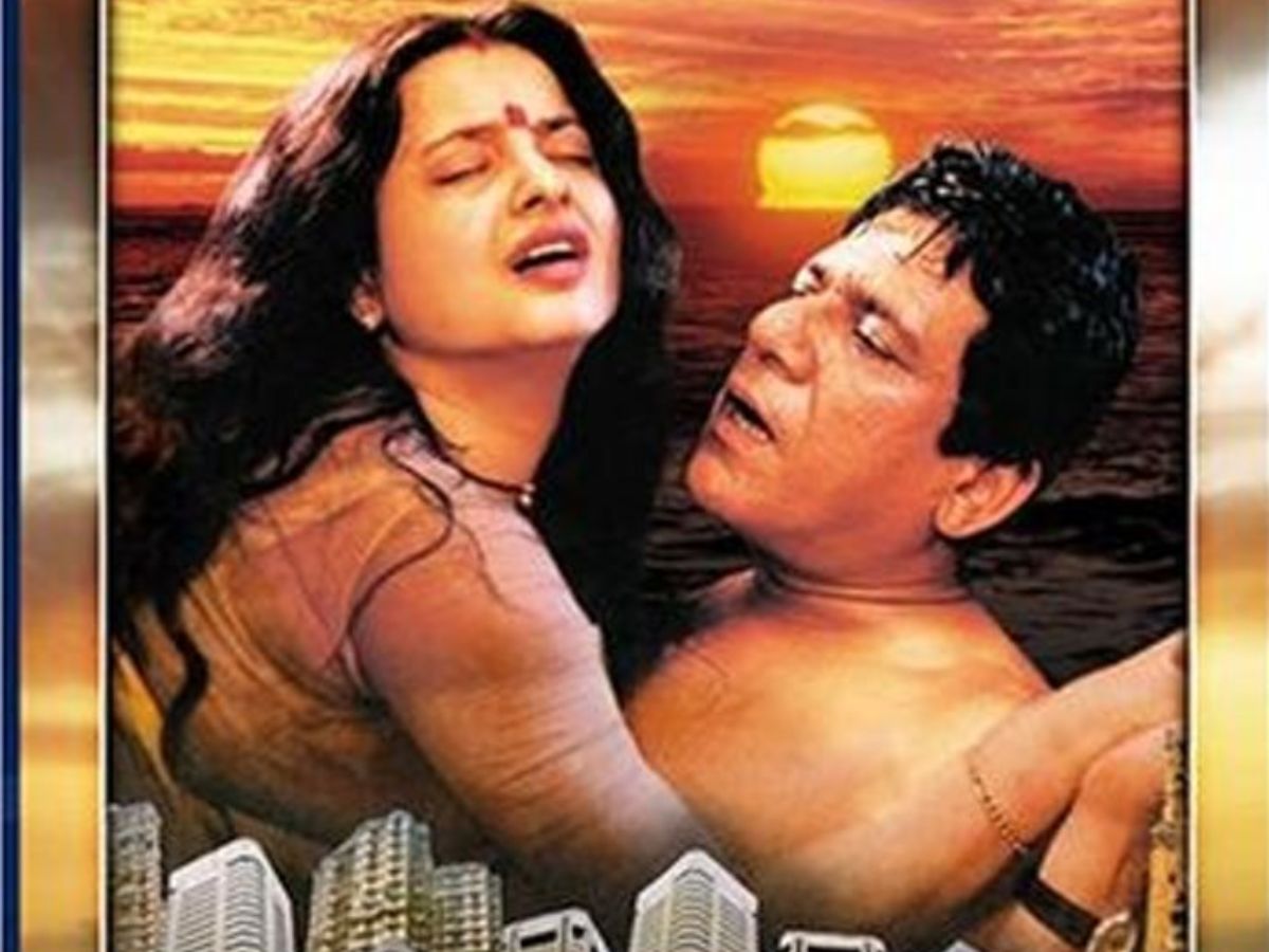 8-bold-bollywood-scenes-that-ruined-movie-night-with-parents-watch-these-steamy-films-at-your-own-risk 8 Steamy Bollywood Scenes That Ruined Movie Night With Parents- Watch at Your Own Risk! - Photo Gallery