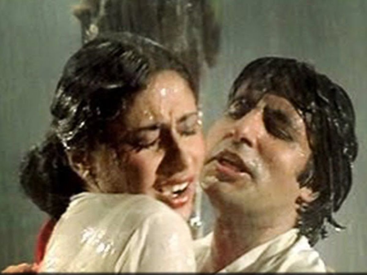 Steamy & Sensational: 7 Bollywood’s Most Intimate Old Songs Ever - Photo Gallery
