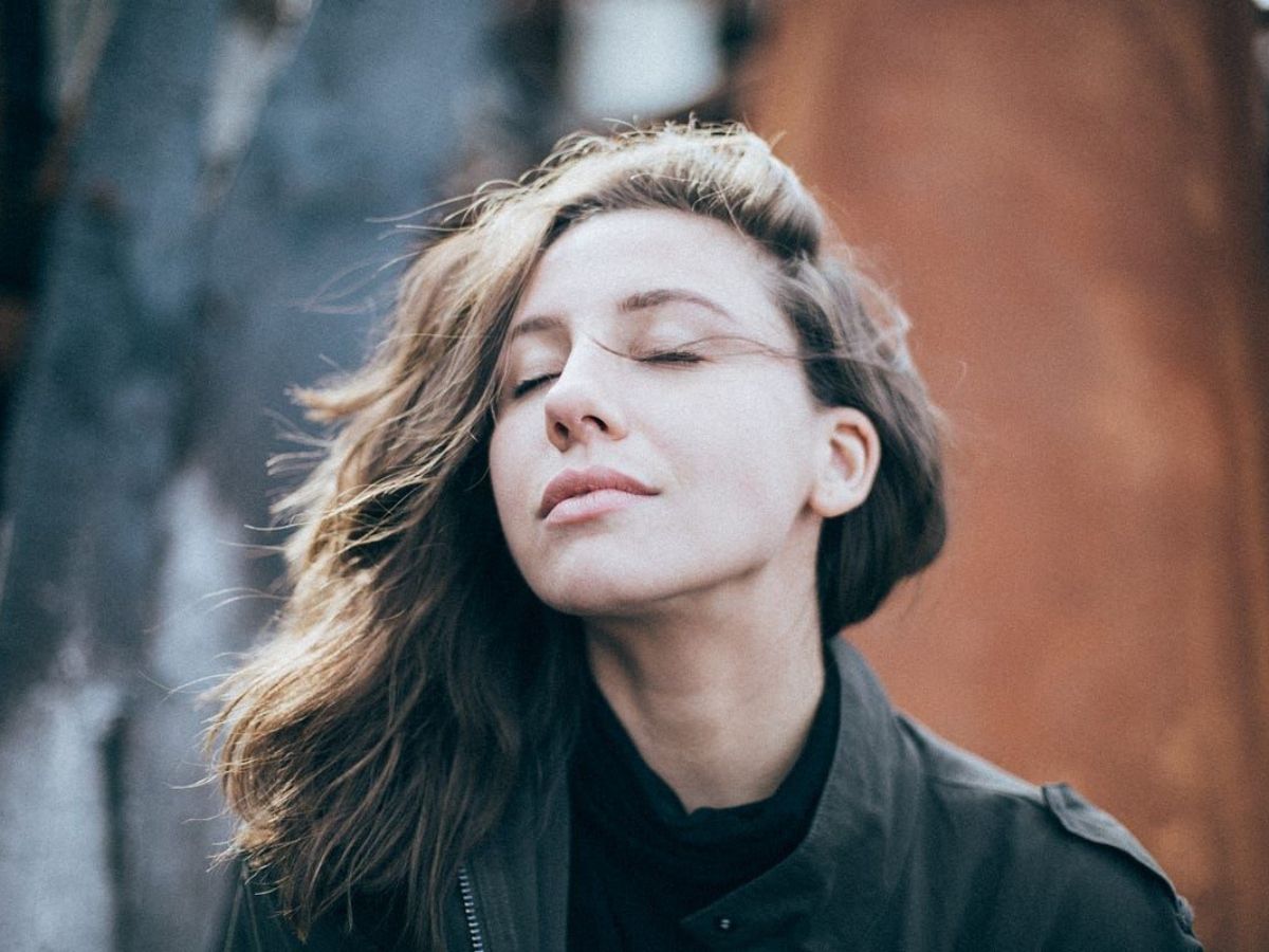 7-science-backed-health-benefits-of-humming-while-working-to-improve-focus-reduce-stress-and-boost-creativity 7 Amazing Health Benefits of Humming While Working Daily - Photo Gallery