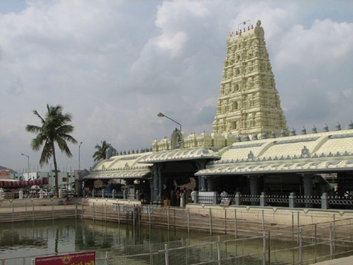 7-most-famous-ganesh-temples-around-the-world-from-siddhivinayak-to-manakula-vijaynagar-temple 7 Most Famous Ganesh Temples Around The World Devotee Should Visit Once - Photo Gallery