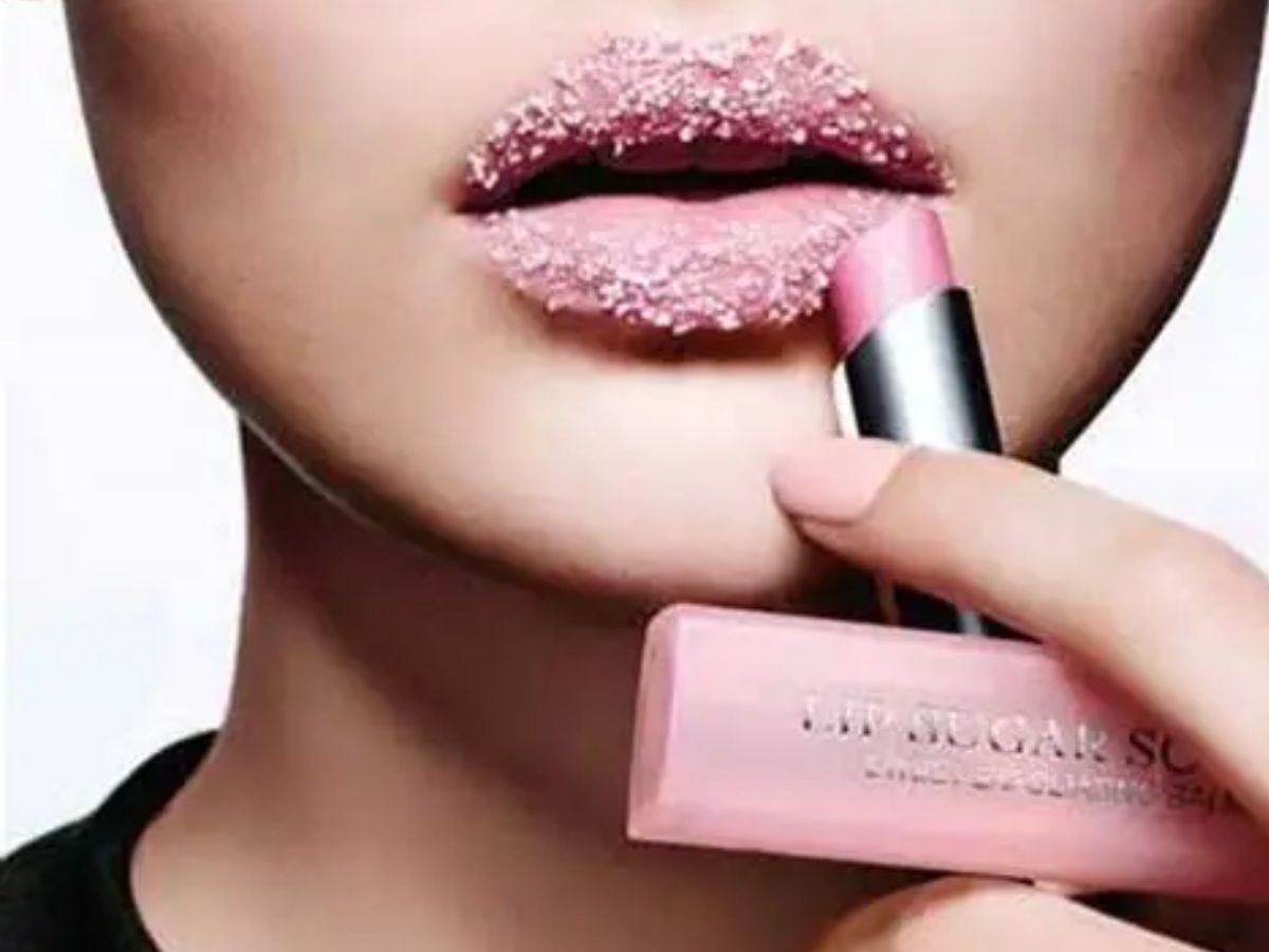 korean-beauty-hacks-for-plumper-looking-lips-no-fillers-needed-nars-concealer-smashbox-givenchy-lip-balm Korean Beauty Secret for Fuller Lips REVEALED- Say No to Fillers With These Hacks! - Photo Gallery