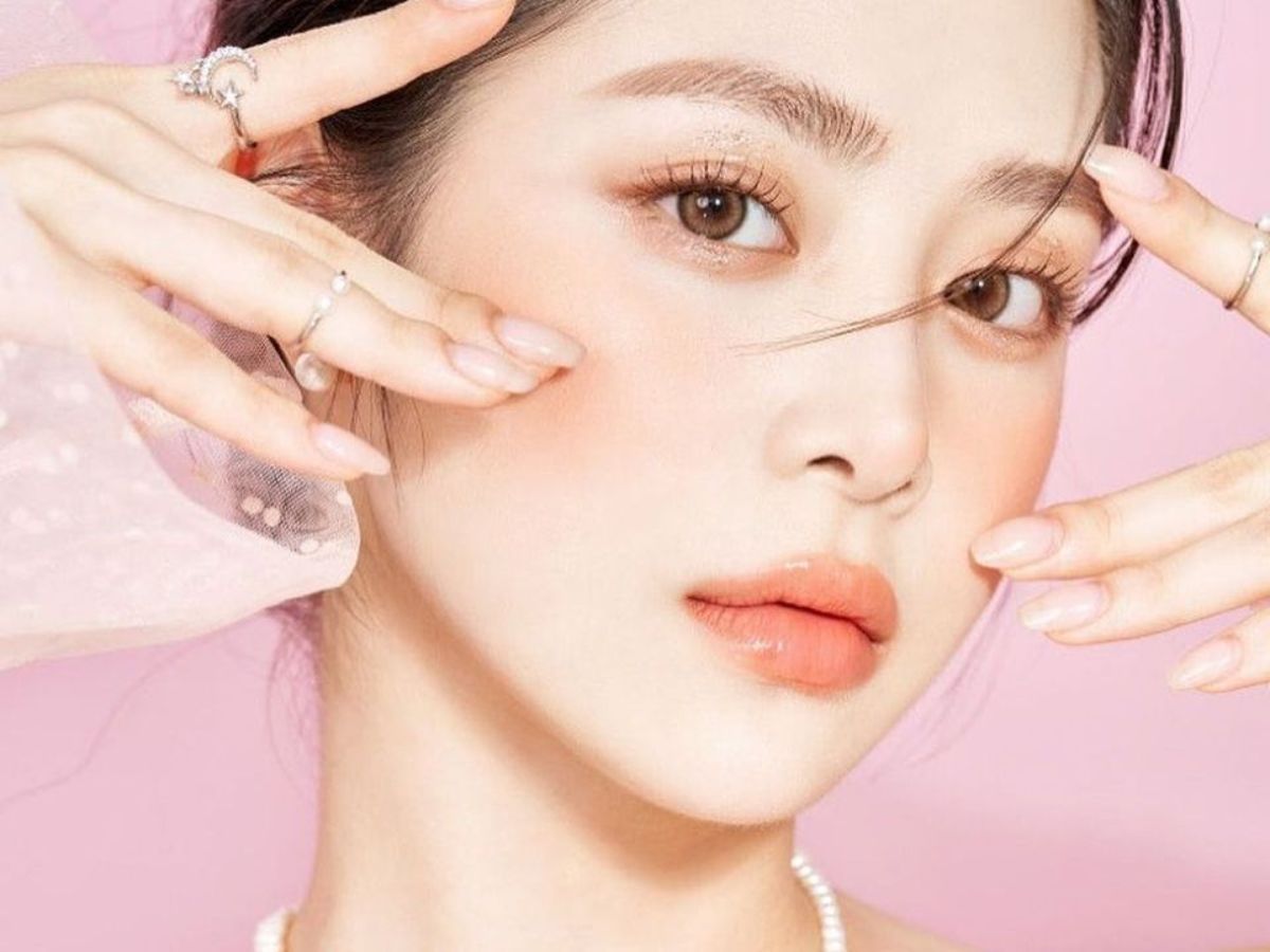 korean-beauty-hacks-for-plumper-looking-lips-no-fillers-needed-nars-concealer-smashbox-givenchy-lip-balm Korean Beauty Secret for Fuller Lips REVEALED- Say No to Fillers With These Hacks! - Photo Gallery