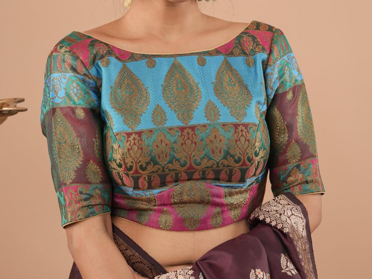 6-stylish-blouse-designs-that-make-your-heavy-breasts-look-heavy-bust-best-fashion Best Blouse Designs For Heavy-Busted Women: Stay Stylish And Comfortable - Photo Gallery
