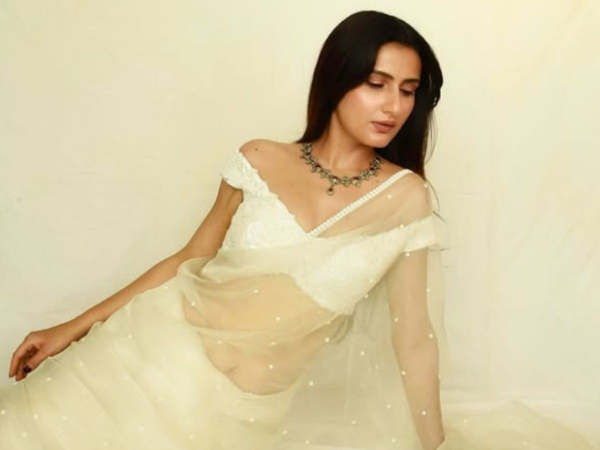 fatima-sana-shaikh-latest-photos-bold-saree-gown-looks-viral-fashion-moments-2025-metro-in-dino-ap-jaisa-koi Fatima Sana Shaikh Just Dropped Her Boldest Photos Yet- Pics Inside Will Leave You Stunned!
