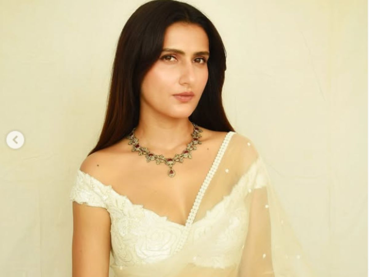fatima-sana-shaikh-latest-photos-bold-saree-gown-looks-viral-fashion-moments-2025-metro-in-dino-ap-jaisa-koi Fatima Sana Shaikh Just Dropped Her Boldest Photos Yet- Pics Inside Will Leave You Stunned!