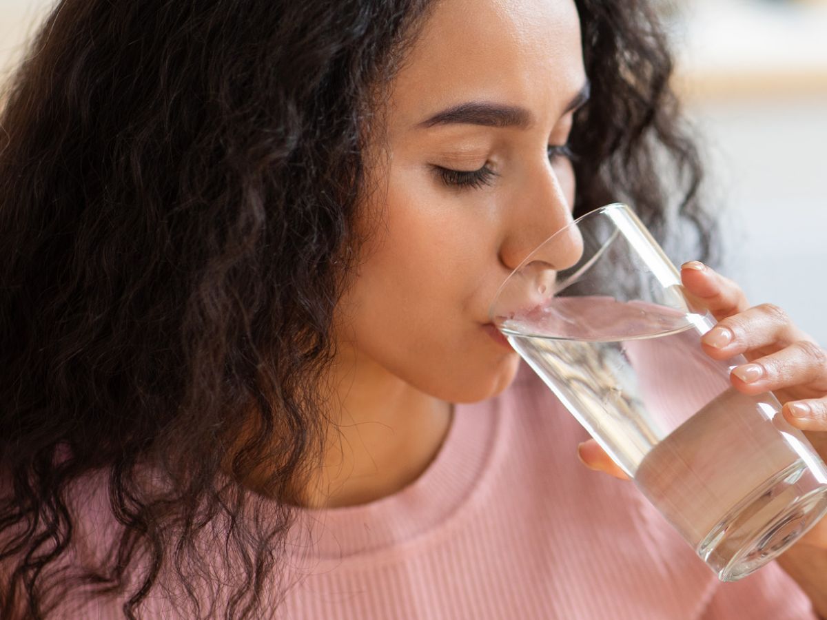 6-habits-to-quit-for-healthy-aging-and-a-better-future Say Goodbye to These 6 Common Habits That Secretly Speed Up Aging and Harm Your Health - Photo Gallery