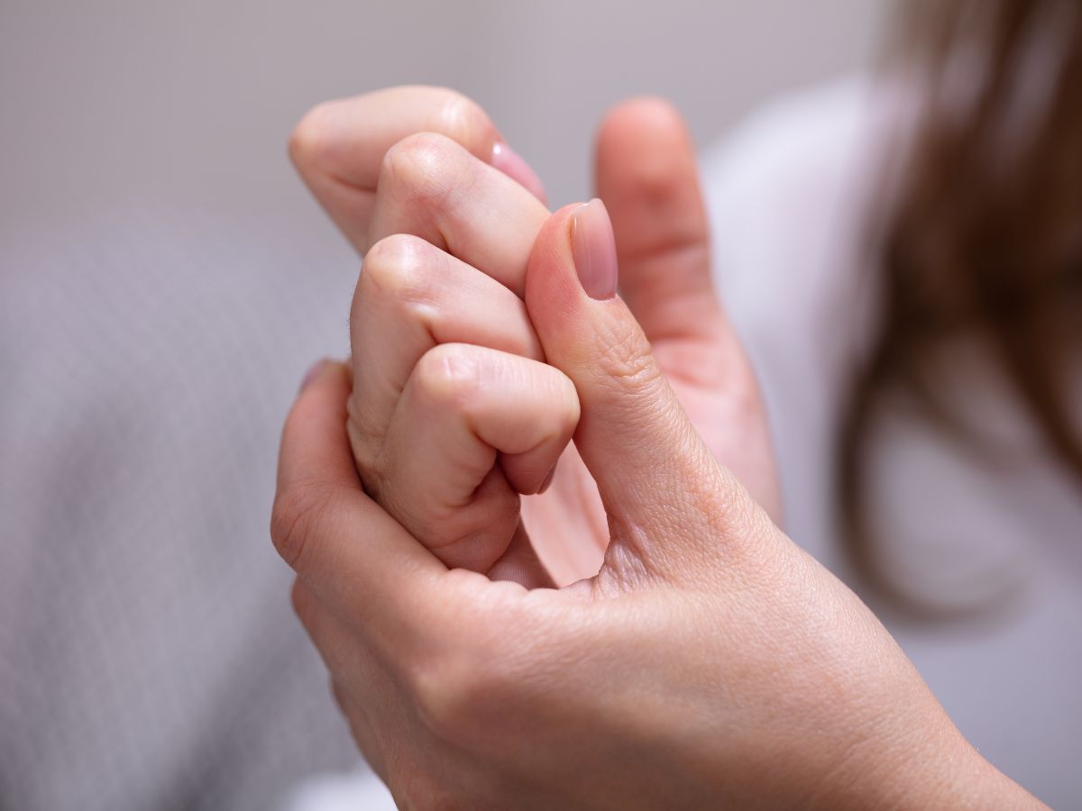 Does the Cracking of Joints Signal Arthritis? Here’s What You Should Know - Photo Gallery