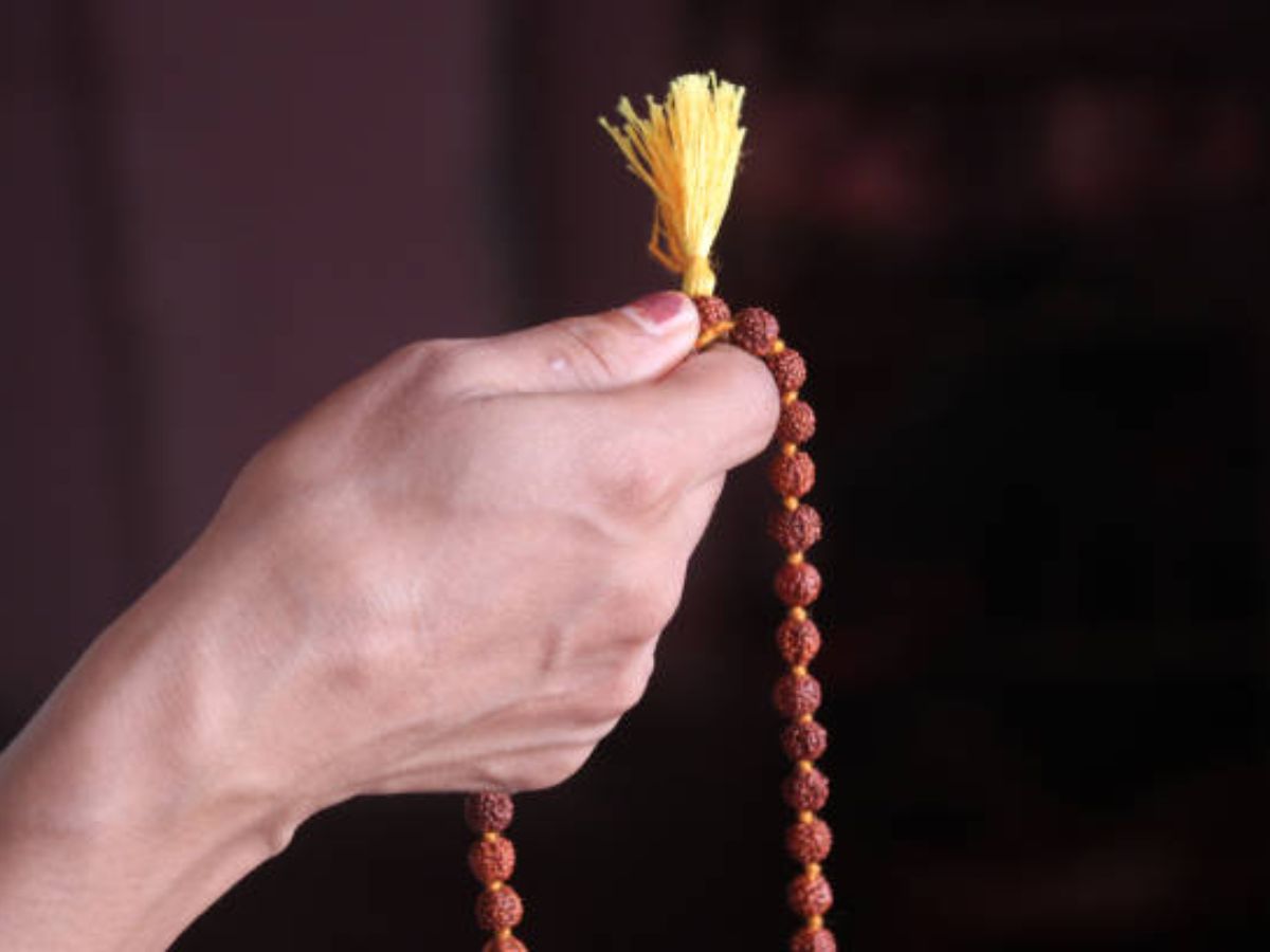 top-rituals-that-devotees-should-follow-for-positivity-and-blessings-on-shivratri-a-complete-guide Top Shivratri Rituals That Devotees Should Follow For Positivity And Blessings - Photo Gallery