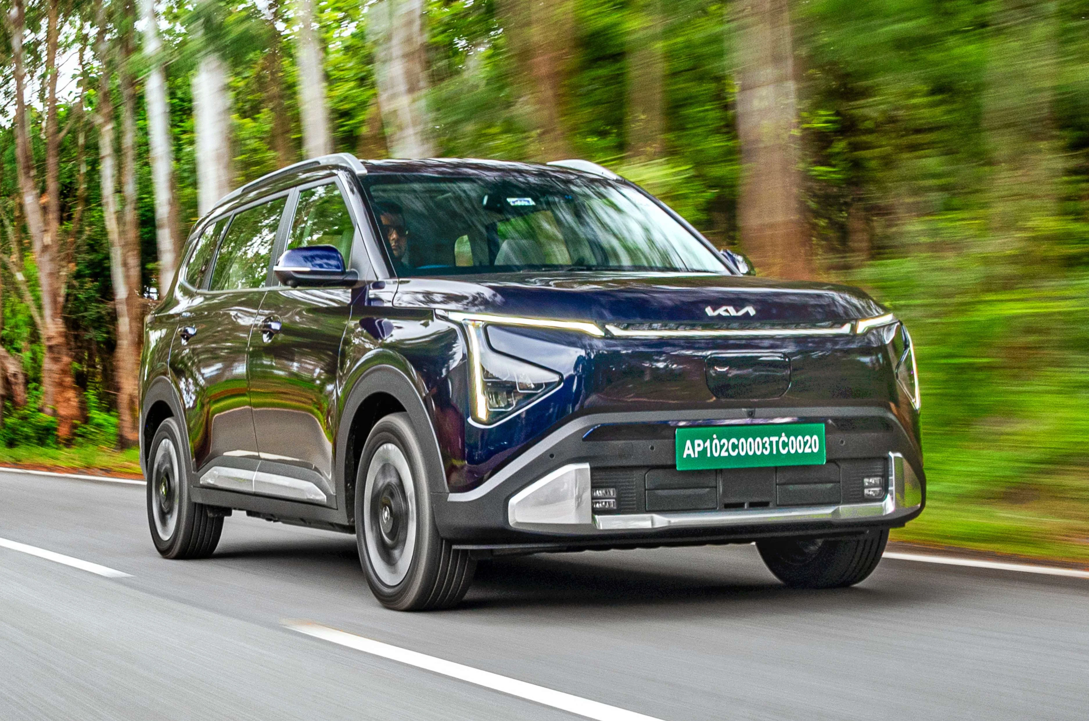 indias-cheapest-7-seater-electric-car India’s Cheapest 7-Seater Electric Car - Photo Gallery