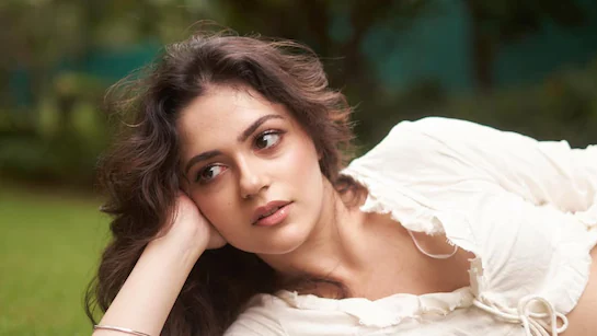 meet-saiyaara-actress-aneet-padda-hails-from-amritsar-starred-in-tv-commercials-before-her-big-break Meet Saiyaara Actress Aneet Padda: Amritsar Girl Who Rose from Ads to Stardom - Photo Gallery