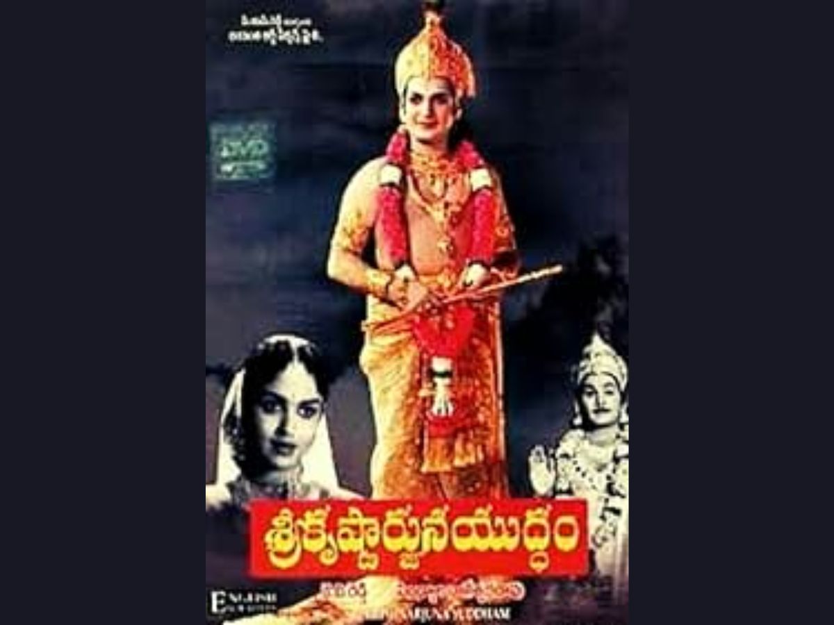 ranbir-kapoor-ramayana-amitabh-bachchan-fakt-purusho-maate-7-indian-actors-godly-avatar-transformation-in-films Ranbir Kapoor in Ramayana, Amitabh Bachan in Fakt Purusho Maate: 7 Actors Who Nailed Godly Avatars in Films - Photo Gallery